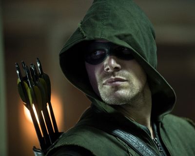 Stephen Amell — photo 17 in the Signet library