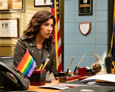 Stephanie Beatriz — photo 5 in the Signet library