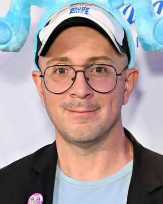 Steve Burns — photo 7 in the Signet library