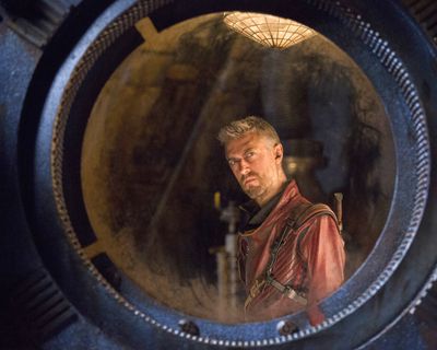 Sean Gunn — photo 7 in the Signet library