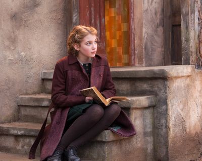 Sophie Nélisse — photo 19 in the Signet library