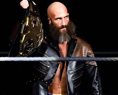 Tommaso Ciampa — photo 6 in the Signet library