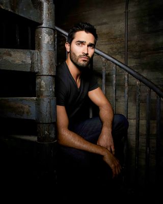 Tyler Hoechlin — photo 17 in the Signet library
