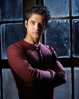 Tyler Posey — photo 17 in the Signet library