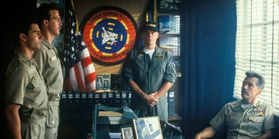 Tom Skerritt — photo 11 in the Signet library