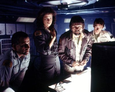 Tom Skerritt — photo 19 in the Signet library