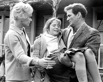 Veronica Cartwright — photo 23 in the Signet library