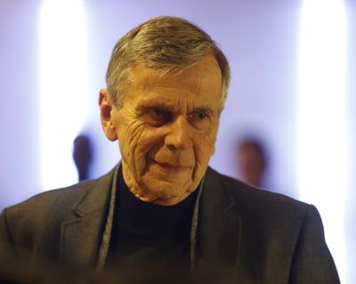 William B. Davis — photo 2 in the Signet library